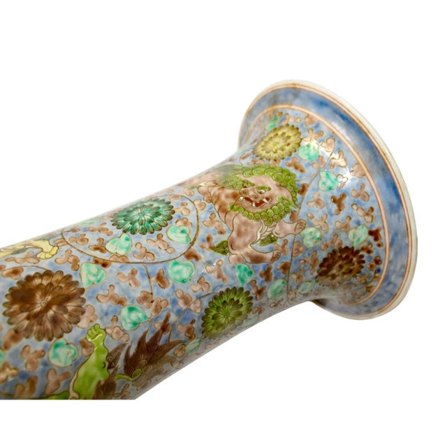 1990s Vintage Chinese Gray Blue Base Foo Dogs Flower Porcelain Vase For Sale - Image 5 of 7