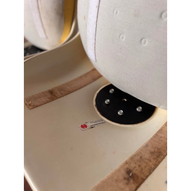 Antique White Set of 6 Authentic Early Production Knoll Saarinen Tulip Chairs - Original Condition, Stamped and Labled For Sale - Image 8 of 12