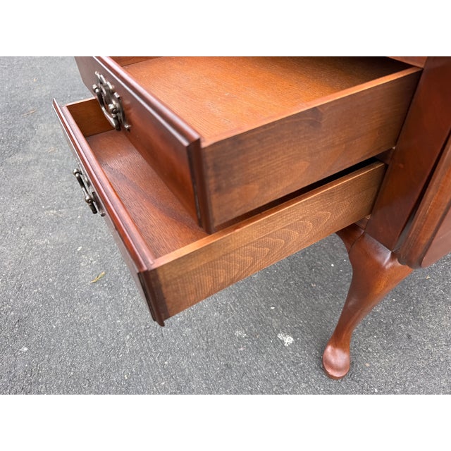Mid 20th Century Mid 20th Century Pair of Queen Anne Style Drop Leaf Side Tables by Pennsylvanie House For Sale - Image 5 of 12