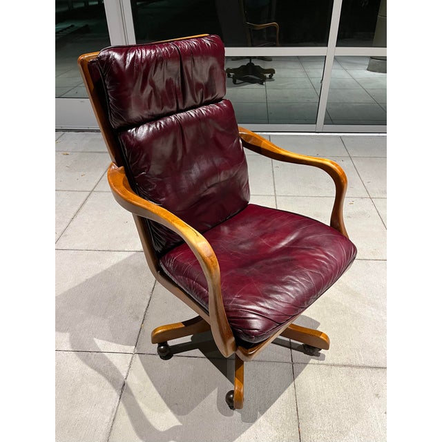 Traditional leather desk chair clearance