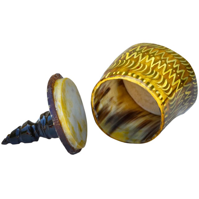 Late 20th Century Vintage Handmade West-African Box W/ Natural Horn Hues For Sale - Image 5 of 6