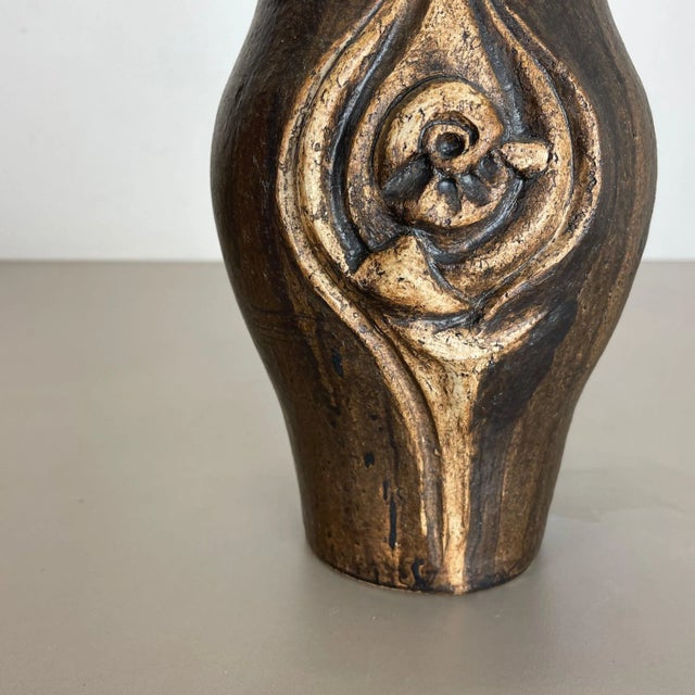 1970s Brutalist Abstract Studio Pottery Vase from Gerhard Liebenthron, Germany, 1980s For Sale - Image 5 of 18