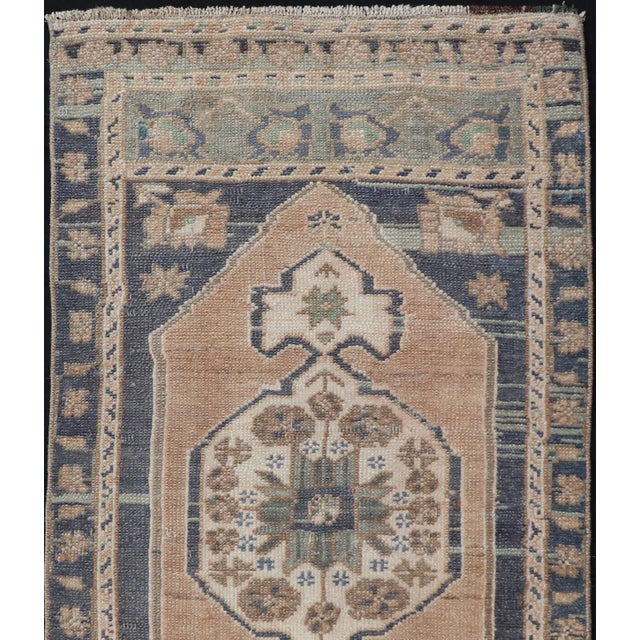 Mid 20th Century Vintage Turkish Oushak Rug With All-Over Sub-Geometric Medallion Design For Sale - Image 5 of 8
