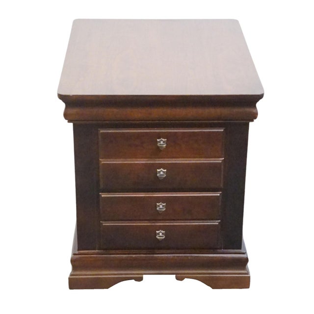 Contemporary Bassett Furniture Cherry Traditional Contemporary 23" Chairside Chest / Accent End Table For Sale - Image 3 of 12