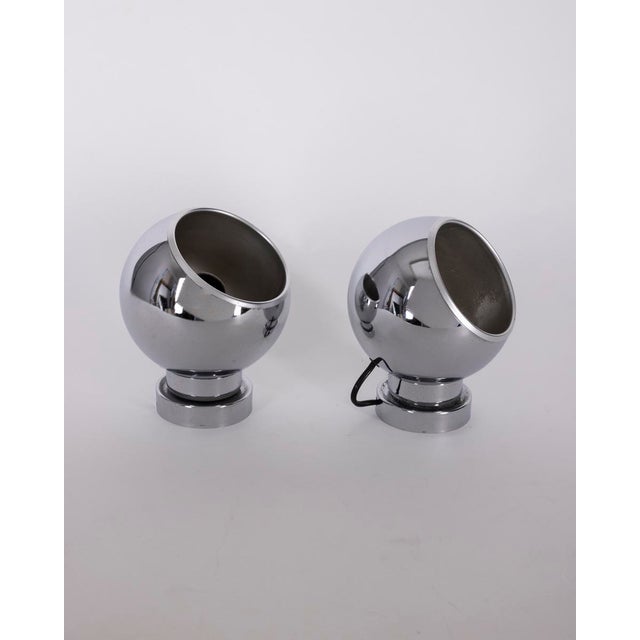 Pair of chromed metal wall lamps, adjustable position via magnet, Italian Space Age design, 1970s. Up to 250V (Europe/UK...