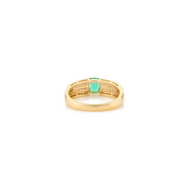 Metal Cushion Cut Green Emerald With Sparkling Diamonds Wedding Ring Size 6.5 For Sale - Image 7 of 12