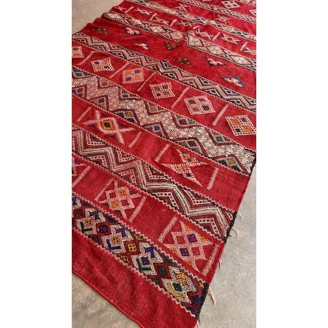 1980s Red Moroccan Flatweave Kilim Rug - 9.5 X 5.38 Ft For Sale - Image 10 of 12