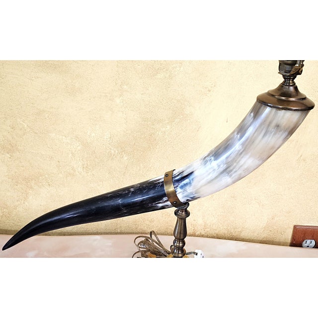 Vintage Faux Horn & Brass Table Lamp – Hollywood Regency For Sale - Image 17 of 18