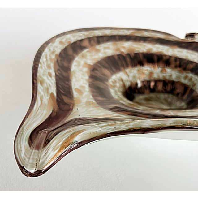 Glass Mid 20th Century Murano Glass Hand-Blown Gold Infused Leaf-Form Tray or Ashtray For Sale - Image 7 of 11