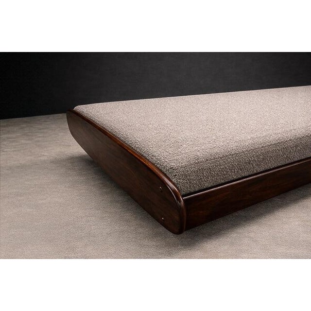 Sergio Rodrigues Rosewood Daybed in Taupe Boucle, Brazil, 1960s For Sale - Image 11 of 17
