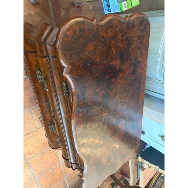 Mid 18th Century Circa 1760 Dutch Burr Walnut Bombay Chest of Drawers ( Commode ) For Sale - Image 5 of 11