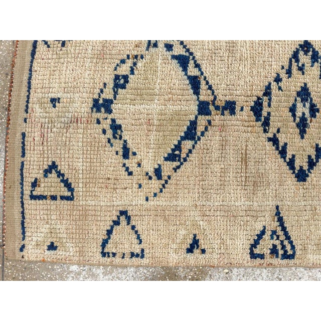 Textile Galerie Shabab Collection Mid-20th Century Turkish Anatolian Runner For Sale - Image 7 of 10