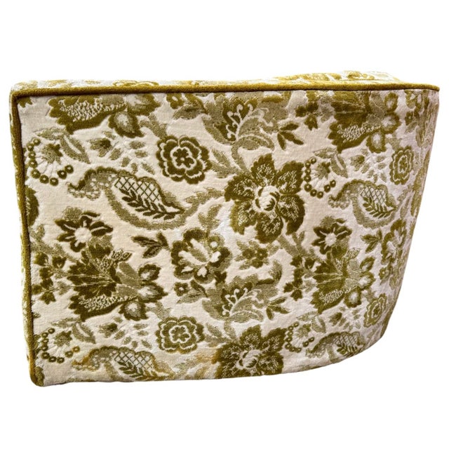 Avocado 1960s Mid Century Floral Tufted Curved 3 Seater Sofa For Sale - Image 8 of 12