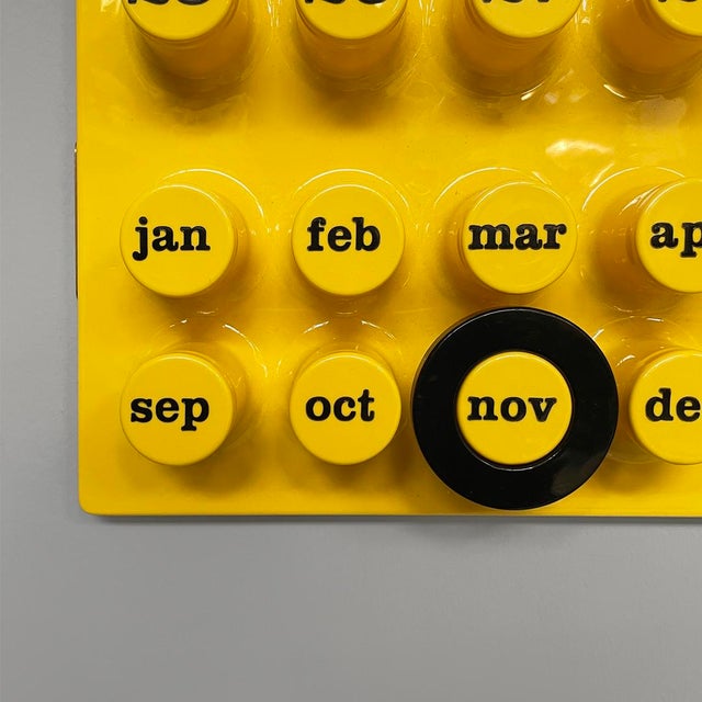 Postmodern Italian Wall Perpetual Calendar by Della Beffa for Ring a Date, 2000s For Sale - Image 9 of 11