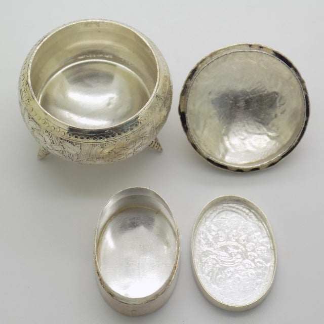 Vintage Italian Silver Duo Pill Trinket Boxes with Tripod Feet, 1980s, Set of 2 For Sale - Image 4 of 13