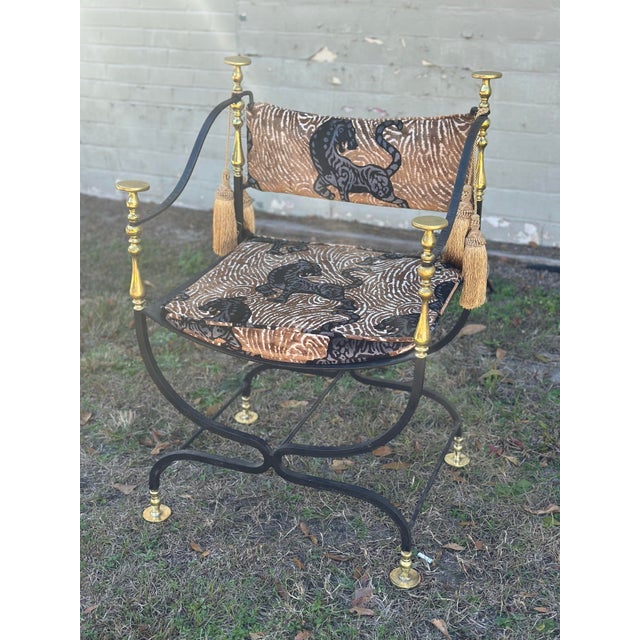 Vintage Hollywood Regency Savonarola Style Chair in Designer Velvet – Newly Upholstered A striking vintage Savonarola-...