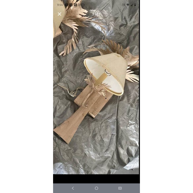 Hollywood Regency Vintage Pair of Palm Tree Leaves Metal Wall Light Sconce For Sale - Image 3 of 4