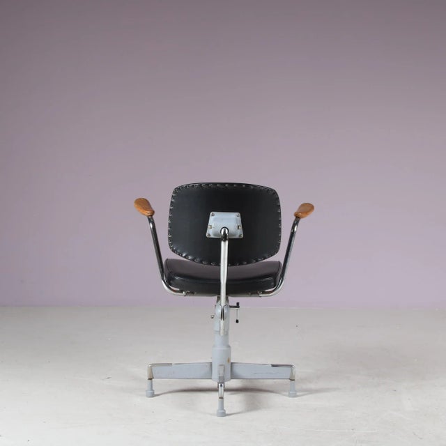 It remains in good, vintage condition with minor wear consistent with age and use, preserving a beautiful patina. I have...