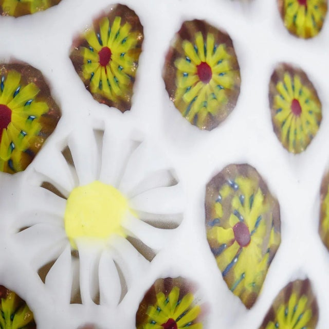 White Vase With Redentore and Kiku Murrines Ermanno Toso for Fratelli Toso 1960s For Sale - Image 8 of 11