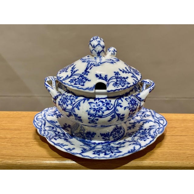 ANEMONE was a popular pattern produced by Minton from the mid-19th century onwards This piece has an attribution mark, I...