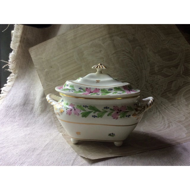 Museum-Quality English Soft-Paste Porcelain Tureen - Hand-Painted Cornflower Pattern, Circa 1790-1815 For Sale - Image 10 of 10