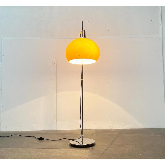 Mid-Century Space Age Italian Yellow Lucerna Floor Lamp from Guzzini, 1960s For Sale - Image 5 of 18