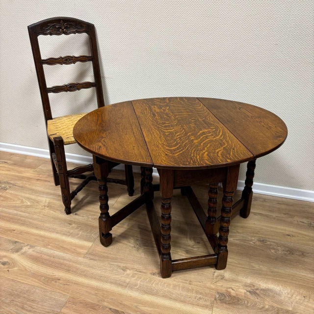 Small English Folding Table in Oak, 1890s For Sale - Image 10 of 16