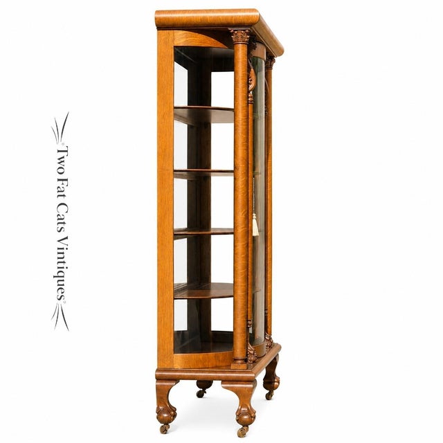 1900 - 1909 Antique 1900 American Oak Triple Curved Glass China Cabinet | Carved Lion Head & Claw Foot | Bow- Front China Cabinet For Sale - Image 5 of 12