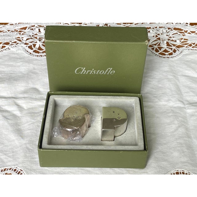 Salt and Pepper Shakers with Ludique Pattern in Silver-Plated Metal Case from Christofle, Paris, France, 1990s, Set of 2 For Sale - Image 4 of 6