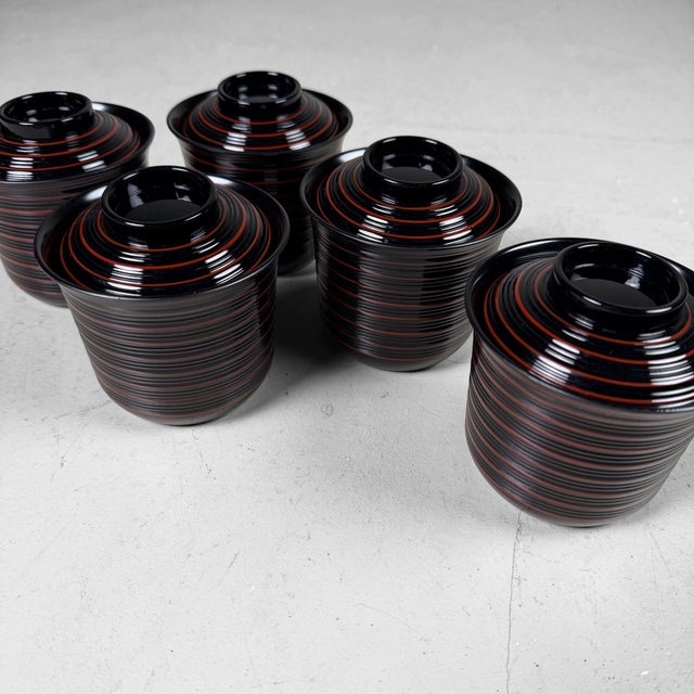Japanese Ko-Suimono-Wan Lacquer Soup Bowls with Lids, 1970s, Set of 5 For Sale - Image 9 of 11