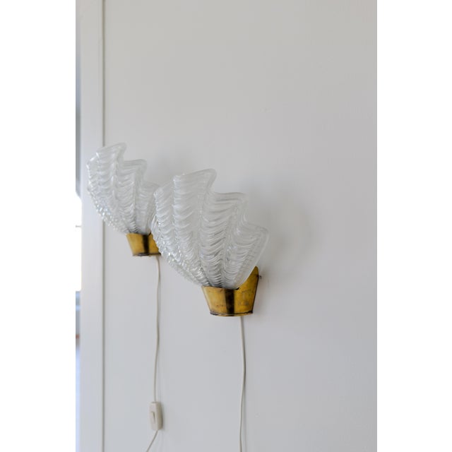 ASEA Mid-Century Modern Brass and Glass Wall Lights from ASEA, 1950s, Set of 2 For Sale - Image 4 of 11