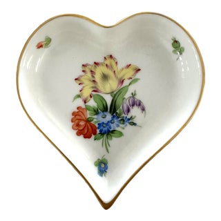 1990s Herend Tulipe Primtemps Heart Shaped Dish Hungary For Sale