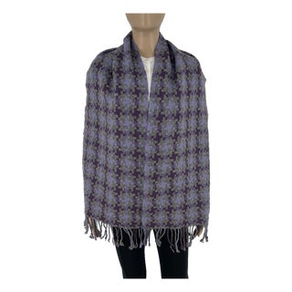 Late 20th Century Pierre Balmain Purple 100% Wool Scarf For Sale