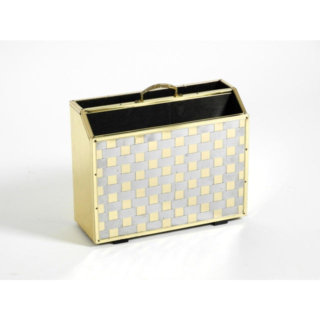 Hollywood Regency Newspaper Rack in Brass and Wood, 1980s For Sale - Image 4 of 18