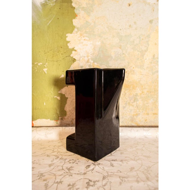 Set of six plates, glasses, and a carafe. Space Age Style Made in Italy 1970s Large: 26 cm in diameter, 3 cm in height...