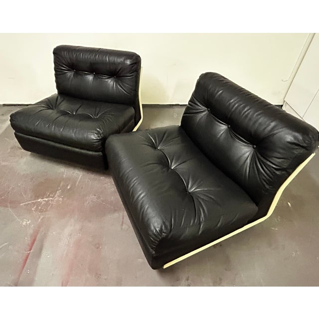 C&B Italia Circa 1970 Original Black Leather Amanta Lounge Chairs by Mario Bellini for C&b Italia For Sale - Image 4 of 18