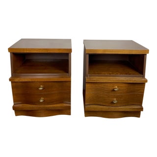 Mid Century Vintage Nightstands Bassett Furniture a Pair For Sale