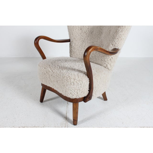 Danish Art Deco Lounge Chair in Beech and Sheepskin in the style of Viggo Boesen for Fritz Hansen, 1940s For Sale - Image 17 of 18