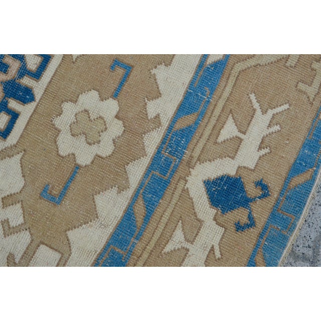 Off-white 6x9 Oversize Floor Turkish Carpet For Sale - Image 8 of 11