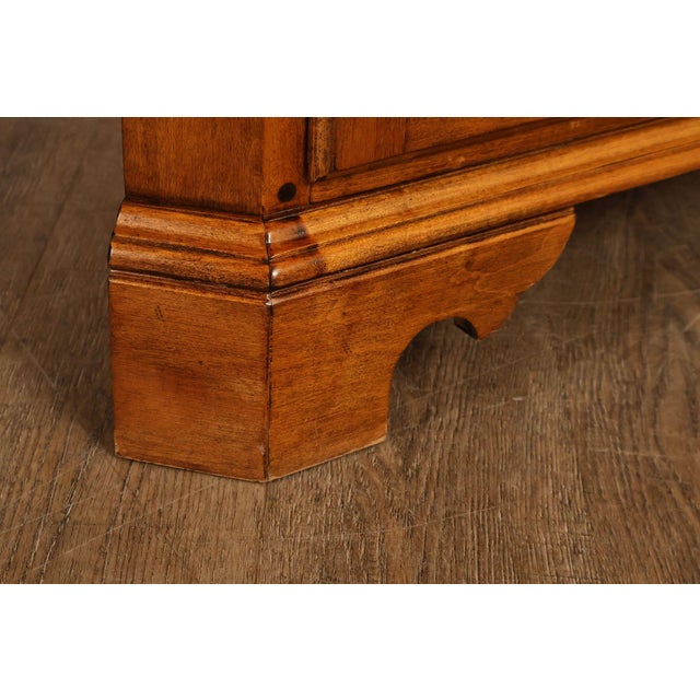 Ethan Allen 1776 Collection Pair of Maple Corner Cabinets For Sale - Image 10 of 18