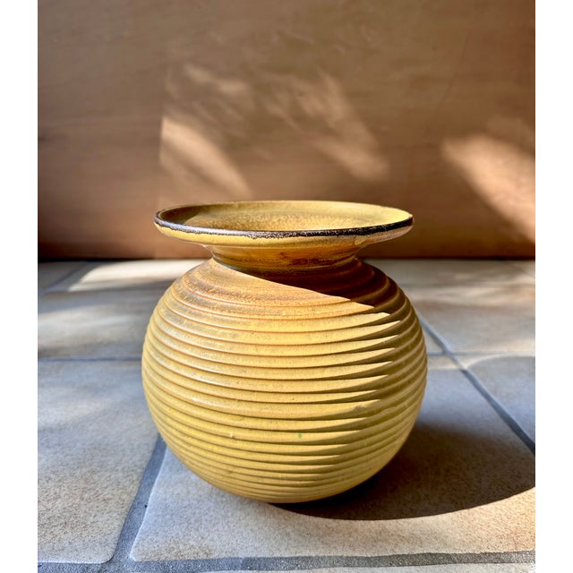 Ceramic Art Deco Ceramic Vase attributed to Carstens Uffrecht with Ribbed Decor in Ochre Yellow, Germany 1930s For Sale - Image 7 of 18