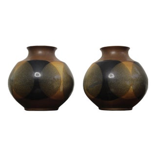 Vintage Mid 20th Century Pottery Craft Usa Robert Maxwell Style Vases - A Pair For Sale