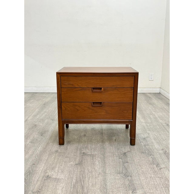 Mount Airy Furniture Company Pair of Mid Century Modern Nightstands For Sale - Image 4 of 12