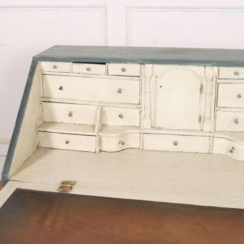 18th Century English Bureau For Sale - Image 5 of 13