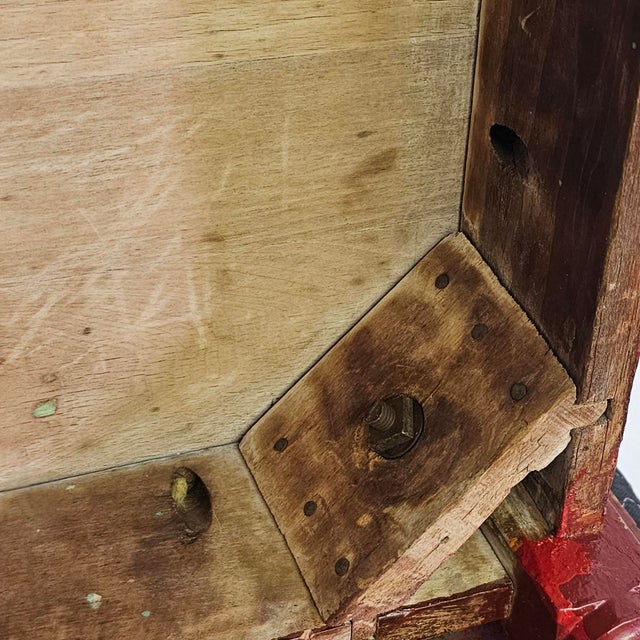 American Farmhouse Gateleg Drop Leaf Table in Aged Red Paint, C. 1890–1920 For Sale - Image 12 of 18