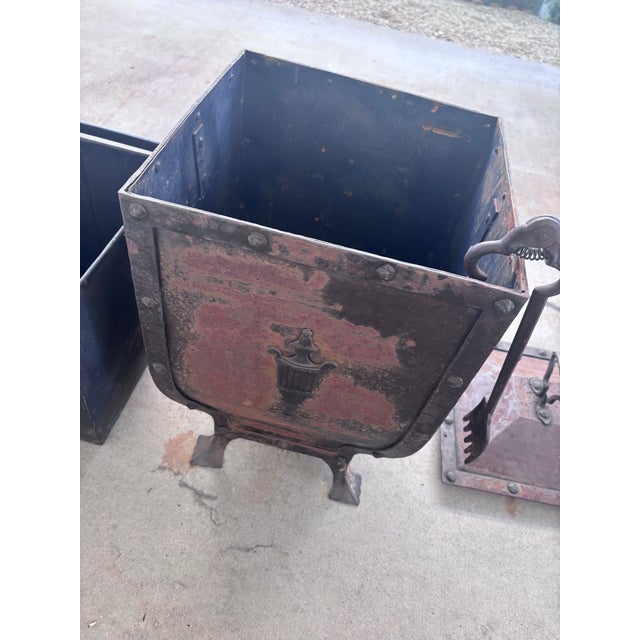 Late 20th Century Antique Decorated & Riveted Tole Coal Hod for Fireplace. Includes Inner Bucket and Tongs. For Sale - Image 5 of 7