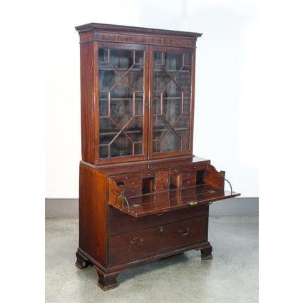 George III Secretaire with Bookshelves, England, 1700s For Sale - Image 4 of 18