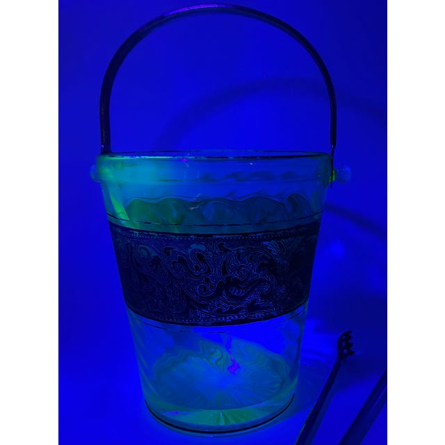 1930s Art Deco Green Uranium Glass Ice Bucket With Silver Overlay & Chrome Tongs - 2 Piece Set For Sale - Image 13 of 14