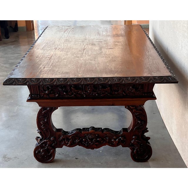 19th Spanish Carved Walnut Renaissance Center or Coffee Table For Sale - Image 18 of 18