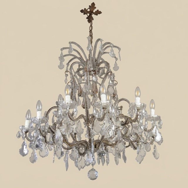 Louis XV French 18-Light Chandelier in Crystal and Metal, 18890s For Sale - Image 11 of 17